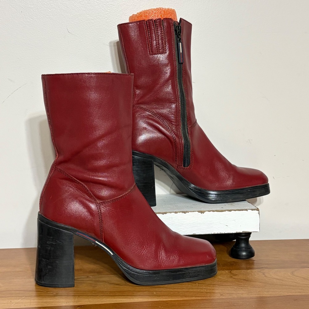 Tommy Hilfiger Vintage Y2K Red Leather Square Toe Block Heel Boots 8.5M Brazil